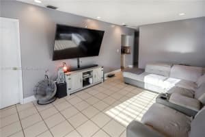 571 E 60th St, Hialeah, FL 33013, - MLS#A12007397