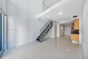 60 Sw 13th St 2420, Miami