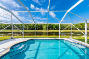 801 Tanglewood Cir, Weston