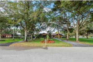 10651 Sw 27th St, Davie