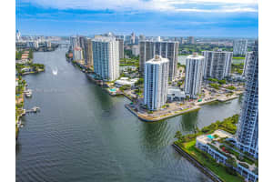 20505 E Country Club Dr 931, Aventura