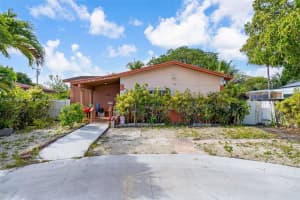 1320 Ne 135th St, North Miami