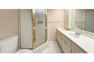 900 SW 12th Ct APT 110, Fort Lauderdale, FL 33315, - MLS#A12007531