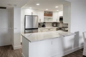 1600 S Ocean Dr APT 17D, Hollywood, FL 33019, - MLS#A12007555