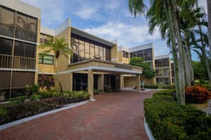 16100 Golf Club Rd 202, Weston