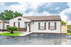 8419 Nw 193rd Ln, Hialeah