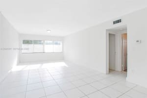 10001 W Bay Harbor Dr APT 208, Bay Harbor Islands, FL 33154, - MLS#A12007657