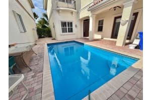 1141 Waterside Ln, Hollywood, FL 33019, - MLS#A12007706