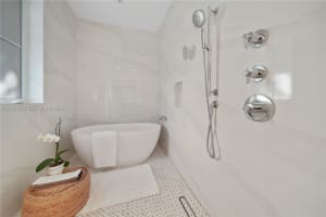 6901 Veronese St, Coral Gables, FL 33146, - MLS#A12007736
