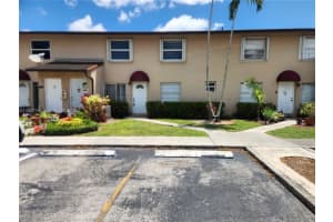 15250 Sw 80th St 4, Miami