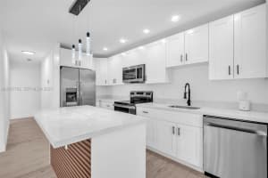 2572 NW 20th St, Fort Lauderdale, FL 33311, - MLS#A12007762