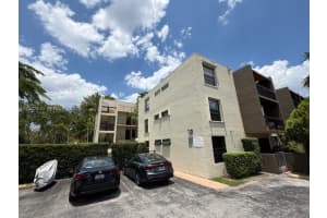 709 Curtiss Pkwy APT 20, Miami Springs, FL 33166, - MLS#A12007810