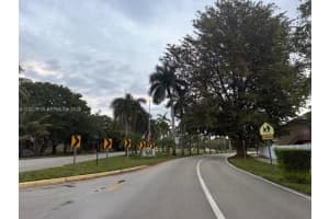709 Curtiss Pkwy APT 20, Miami Springs, FL 33166, - MLS#A12007810