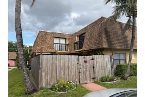 6580 W 24th Ct 19-14, Hialeah