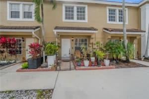 716 SW 122nd Ave, Pembroke Pines, FL 33025, - MLS#A12007872