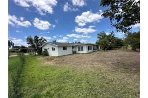 107 W Lake Dr, Lehigh Acres, FL 33936, - MLS#A12007879