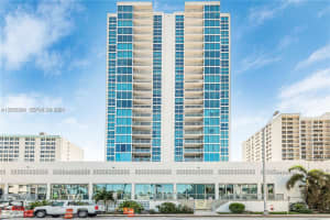 2655 Collins Ave APT 410, Miami Beach, FL 33140, - MLS#A12007894