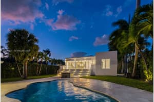 1090 Ne 84th St, Miami