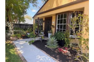 13541 SW 10th Pl, Davie, FL 33325, - MLS#A12007925
