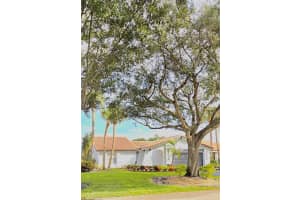 5551 Lakeview Mews Dr, Boynton Beach