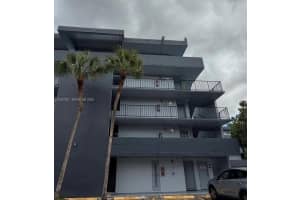 310 Fontainebleau Blvd 406, Miami