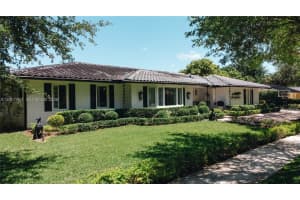 16241 W Troon Cir, Miami Lakes
