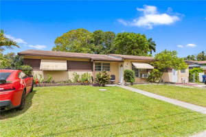 10920 Nw 12th Ct, Miami