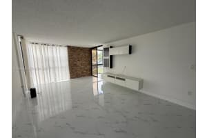 18000 NW 68th Ave APT 101A, Hialeah, FL 33015, - MLS#A12008008