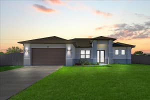 122 Ne 11th Ter, Cape Coral