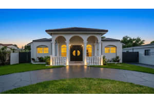 2850 Nw 5th St, Miami