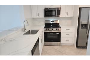 110 S Shore Dr APT 4E, Miami Beach, FL 33141, - MLS#A12008093