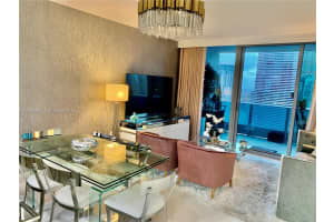 200 Biscayne Boulevard Way 4011, Miami