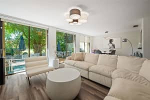 3951 Adra Ave B-48, Doral