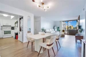 8261 Nw 8th St 231, Miami