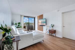 8261 NW 8th St APT 231, Miami, FL 33126, - MLS#A12008200