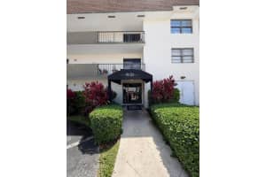 9020 Ne 8th Ave 1d, Miami Shores
