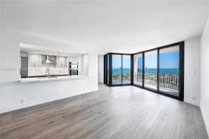 2000 Towerside Ter 1506, Miami
