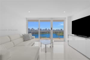 3701 N Country Club Dr 1805, Aventura