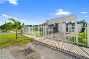 5658 SW 1st St, Coral Gables, FL 33134, - MLS#A12008392