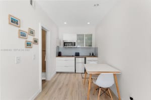 2445 Lake Pancoast Dr APT M, Miami Beach, FL 33140, - MLS#A12008483