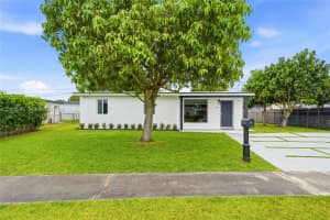10860 SW 40th Terrace, Miami, FL 33165, - MLS#A12008565