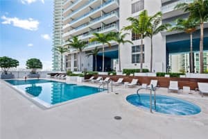 1300 Brickell Bay Dr 807, Miami
