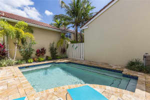 1125 Queen Palm Ct, Hollywood, FL 33019, - MLS#A12008579