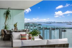 700 Ne 26th Ter 2202, Miami