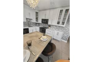 1423 Holly Heights Dr APT 11, Fort Lauderdale, FL 33304, - MLS#A12008760