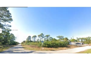542 Oakfield Ave Lehigh Acres, FL 33974 - MLS#A12008867