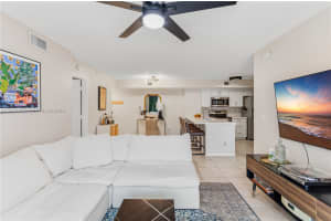 2640 S University Dr APT 111, Davie, FL 33328, - MLS#A12008976