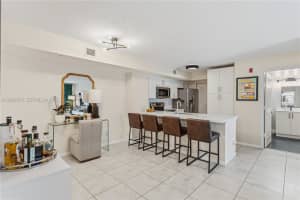 2640 S University Dr APT 111, Davie, FL 33328, - MLS#A12008976