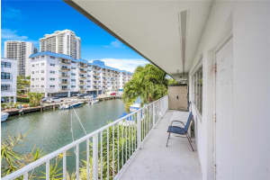 3721 Ne 170th St 2, North Miami Beach