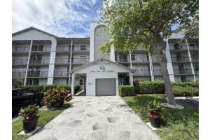 1400 Sw 124th Ter 402q, Pembroke Pines